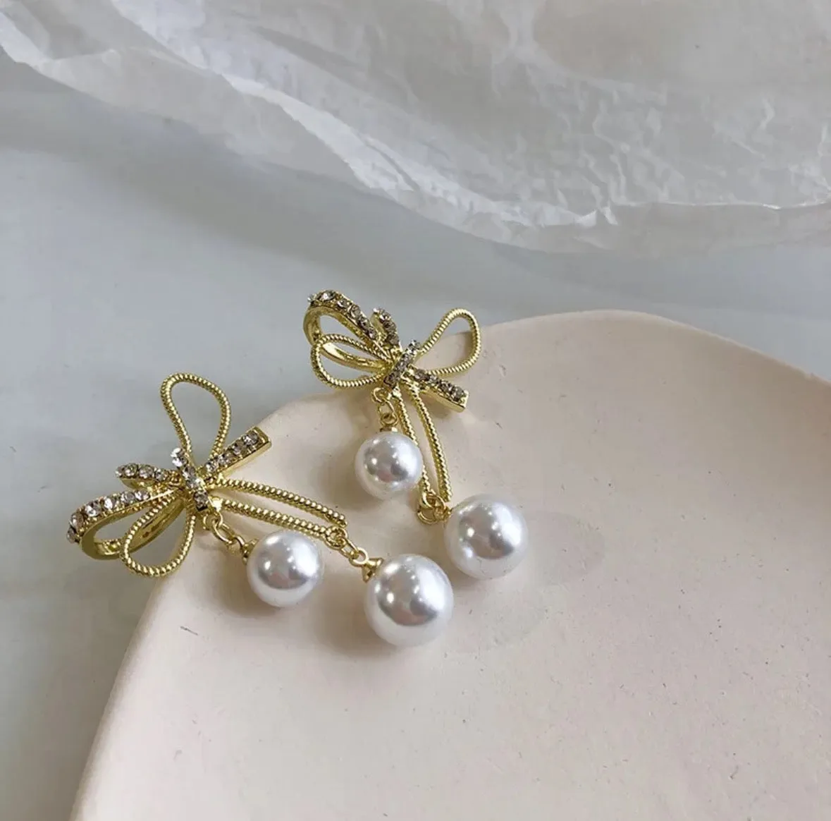 Bow & Pearl Earrings