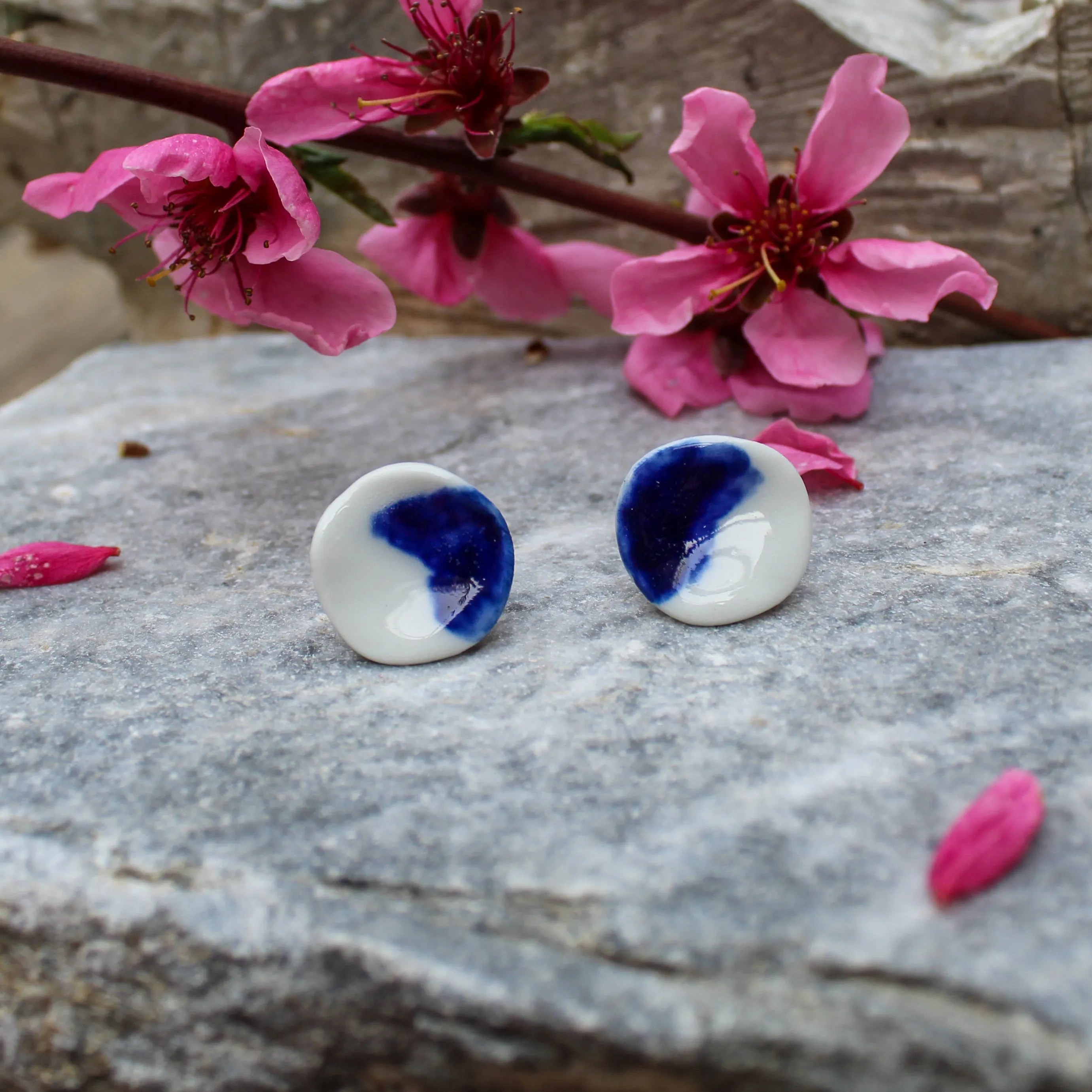 Porcelain stud earrings in white and blue