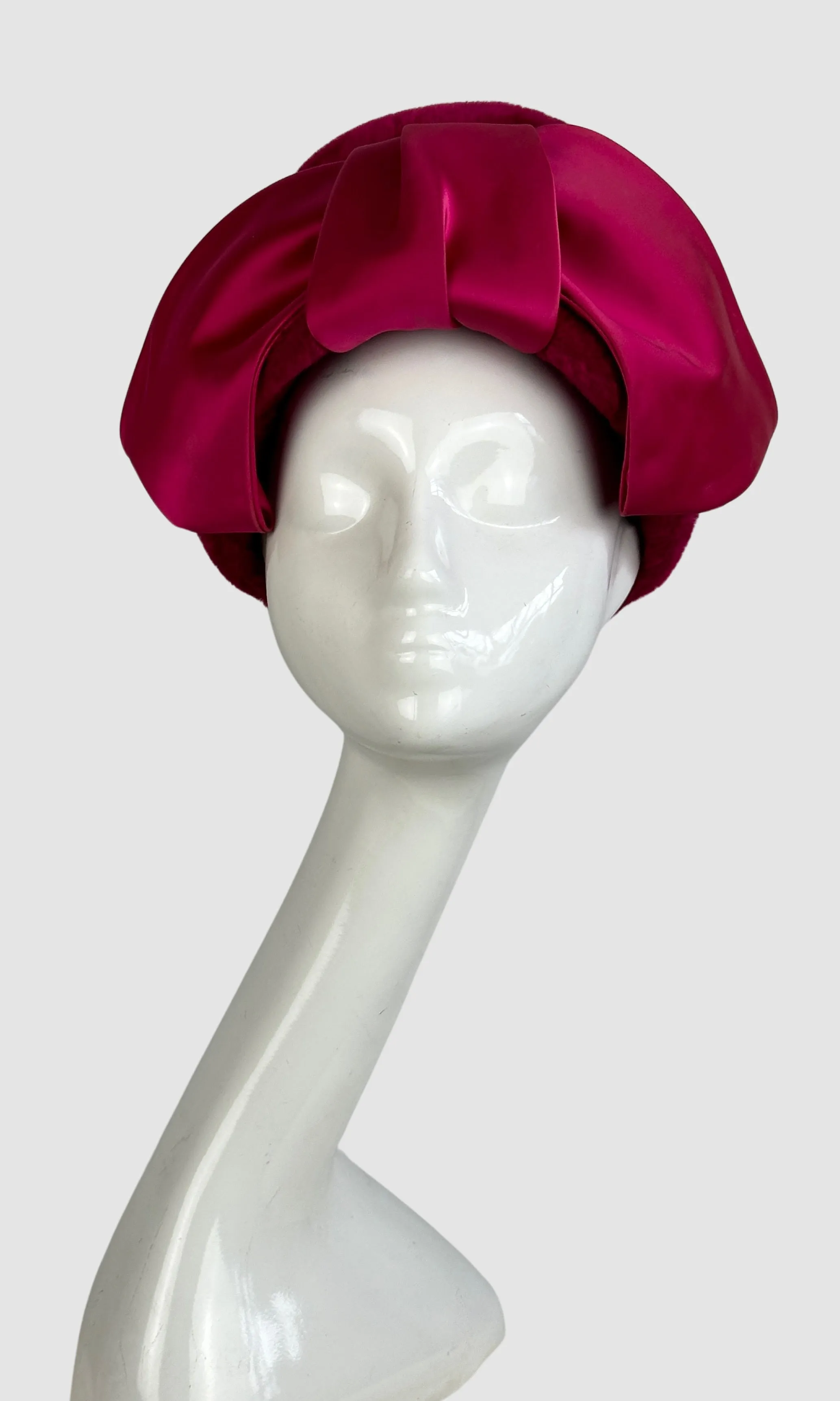 SCHIAPARELLI SHOCKING PINK 60s Cloche Hat with Bow